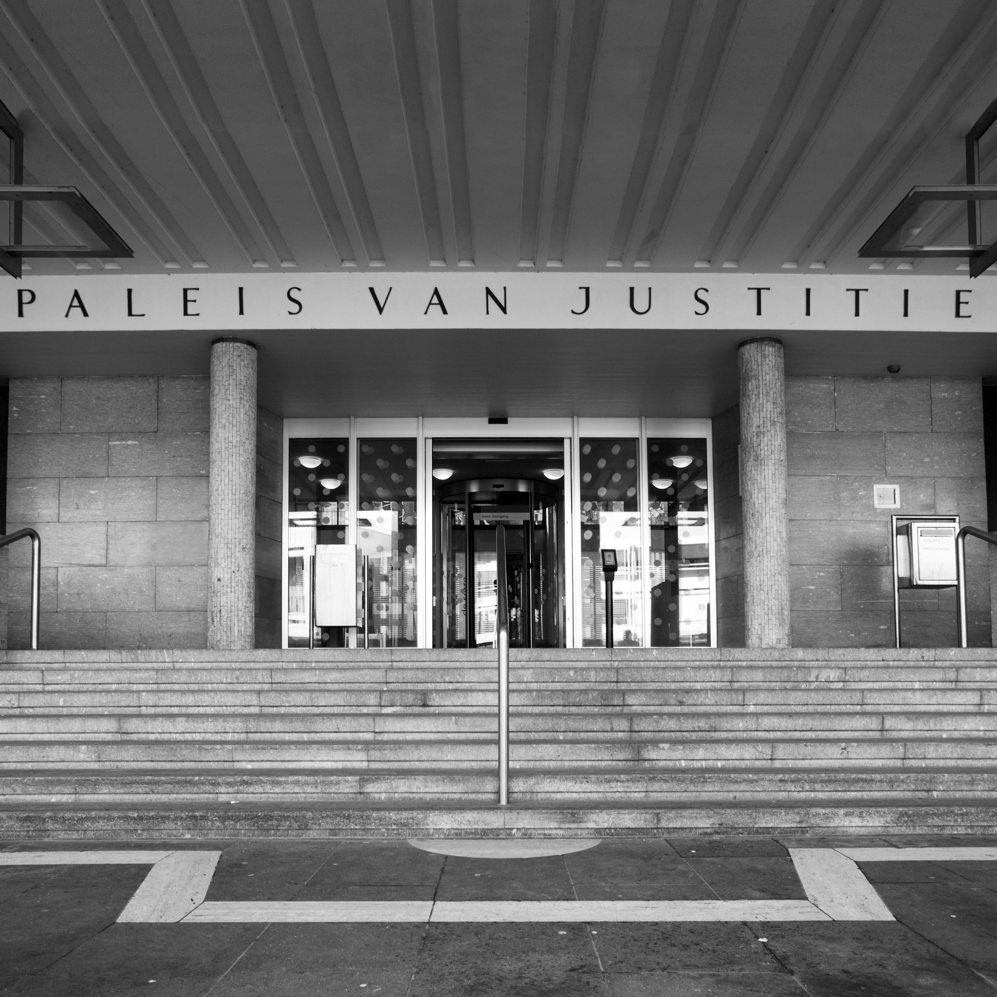 Echtgenote van bekende ondernemer moet stoppen met valse beschuldigingen over zijn ex-partner
