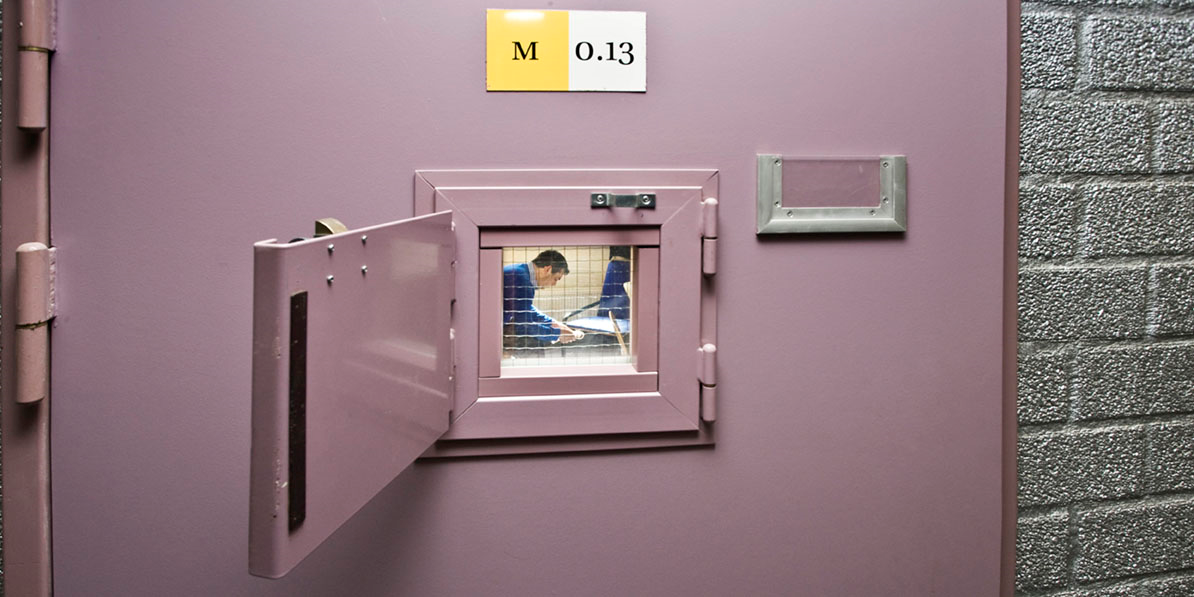 Helmonder cel in voor doodsteken van minderjarige vriend