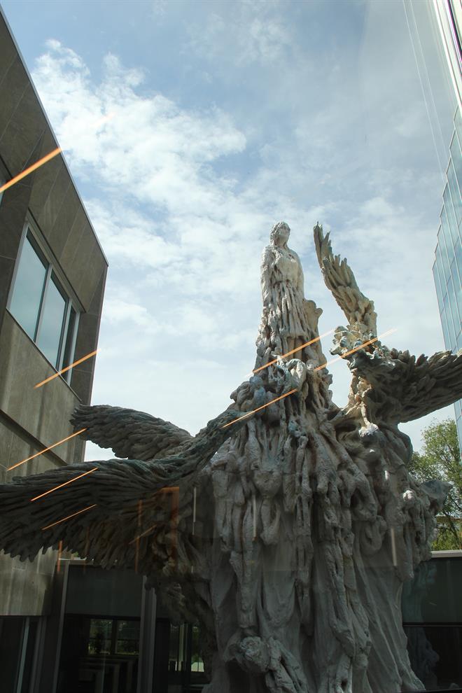 Kunstwerk van Anne Wenzel in gerechtsgebouw Zwolle