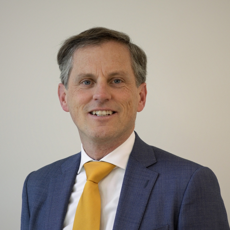 Mr. drs. T.Ph. Voskuil