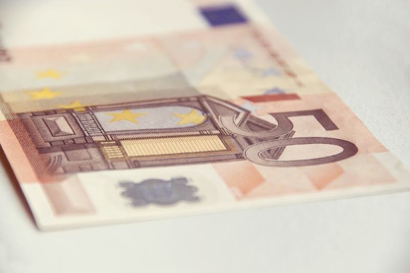 illustratieve afbeelding van geld