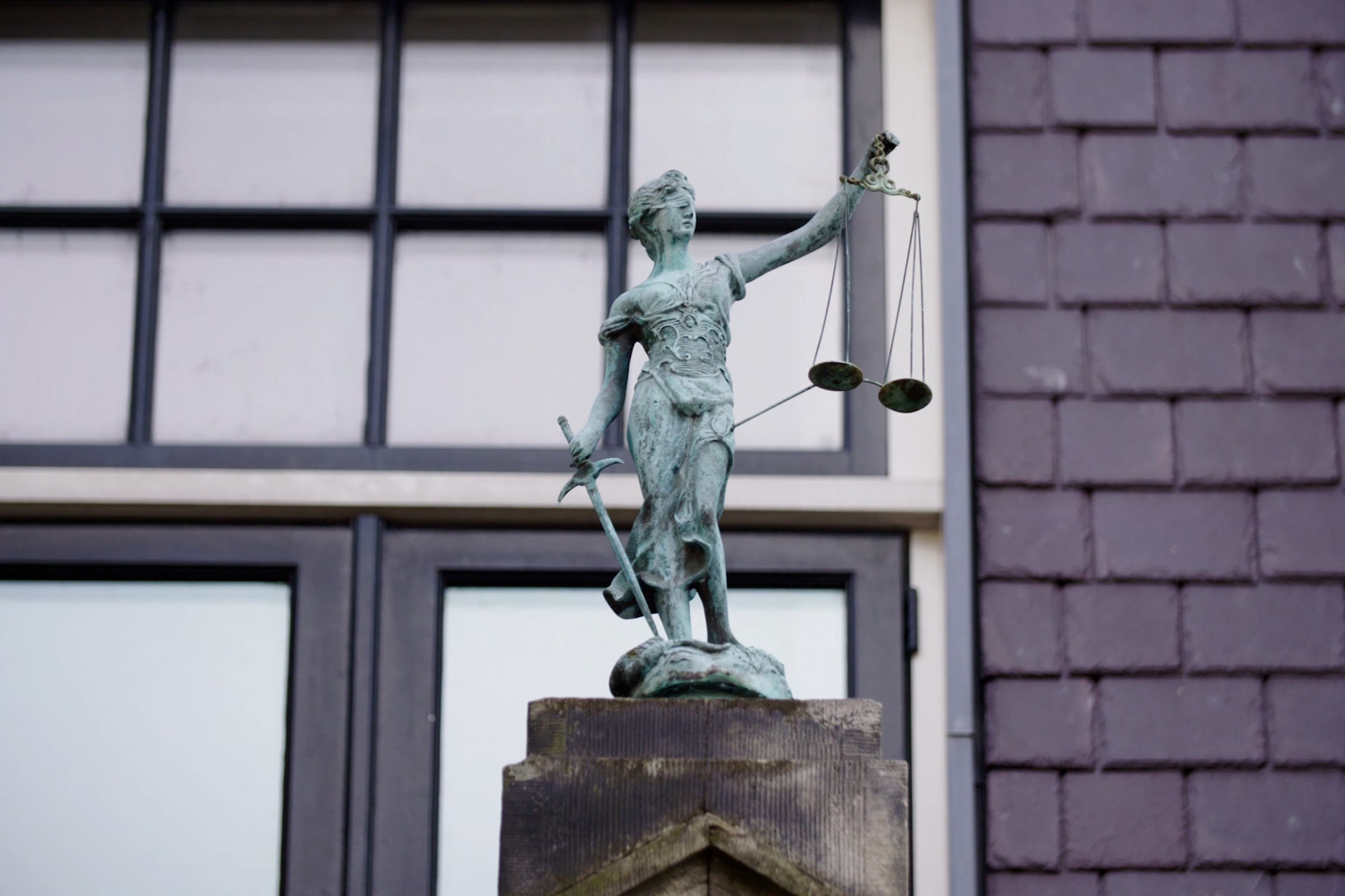 Rechter zet partijen aan tafel voor duurzame oplossing Spaarndamse huurster met kinderen