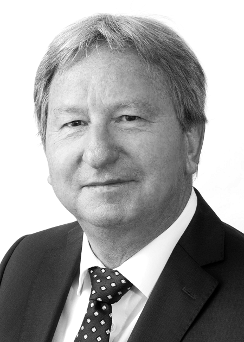 Portret van mr. drs. T.G.M. Simons