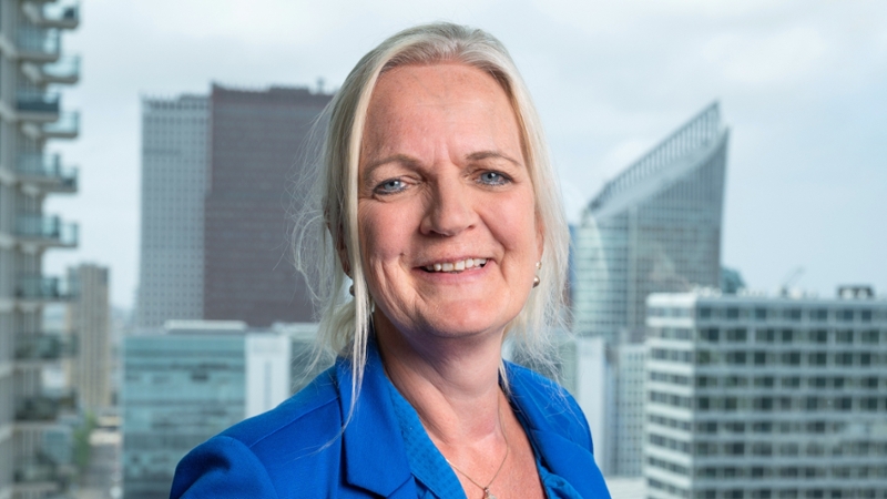 Portretfoto van Liesbeth Dousma-Valk